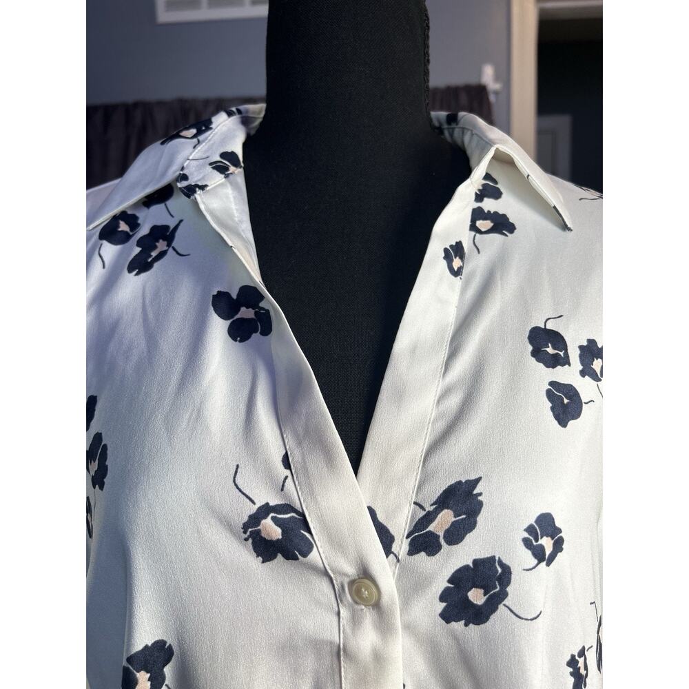 Ann Taylor Womens Large Floral Blouse White Navy Button Front Long Sleeve NWT - Picture 4 of 4